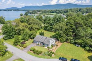 35 Island Bay CT