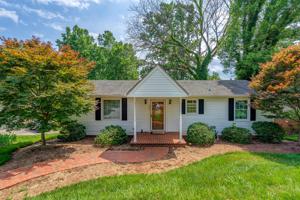 1005 Long Island DR