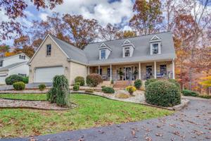 210 Heather LN