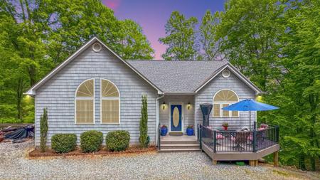 8487 Burnt Chimney RD