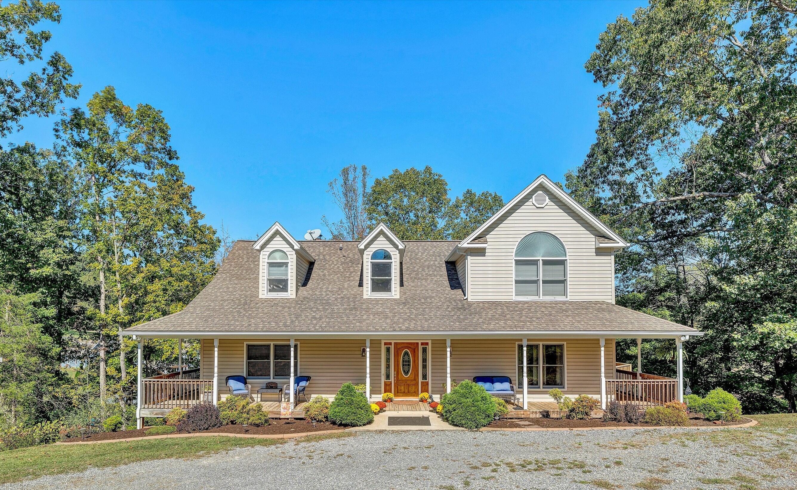 Image 2: Front Elevation Woodland Cove