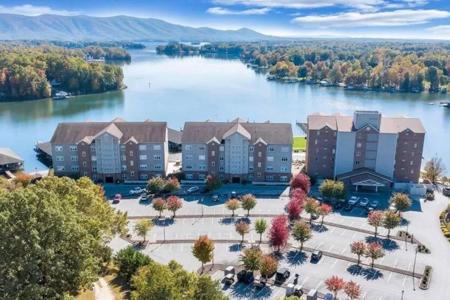 1245 Graves Harbor TRL