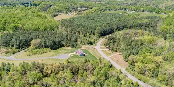 Image 4: 084-Lot 24 Pine Watch Cir 03