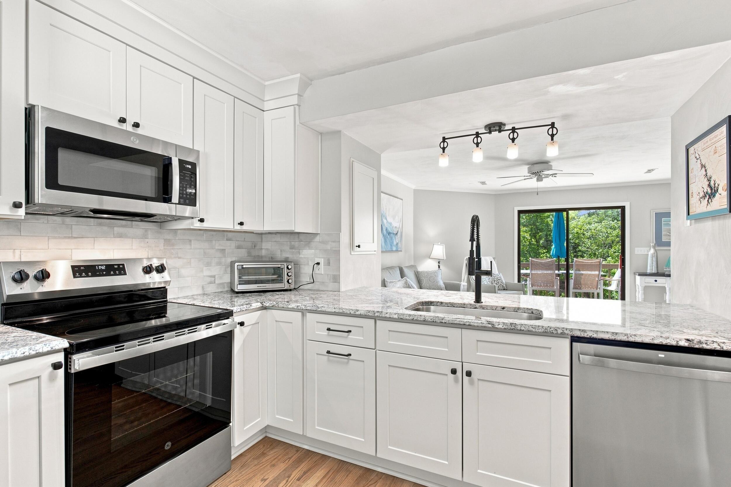 Image 4: 204 harbor ridge dr_005