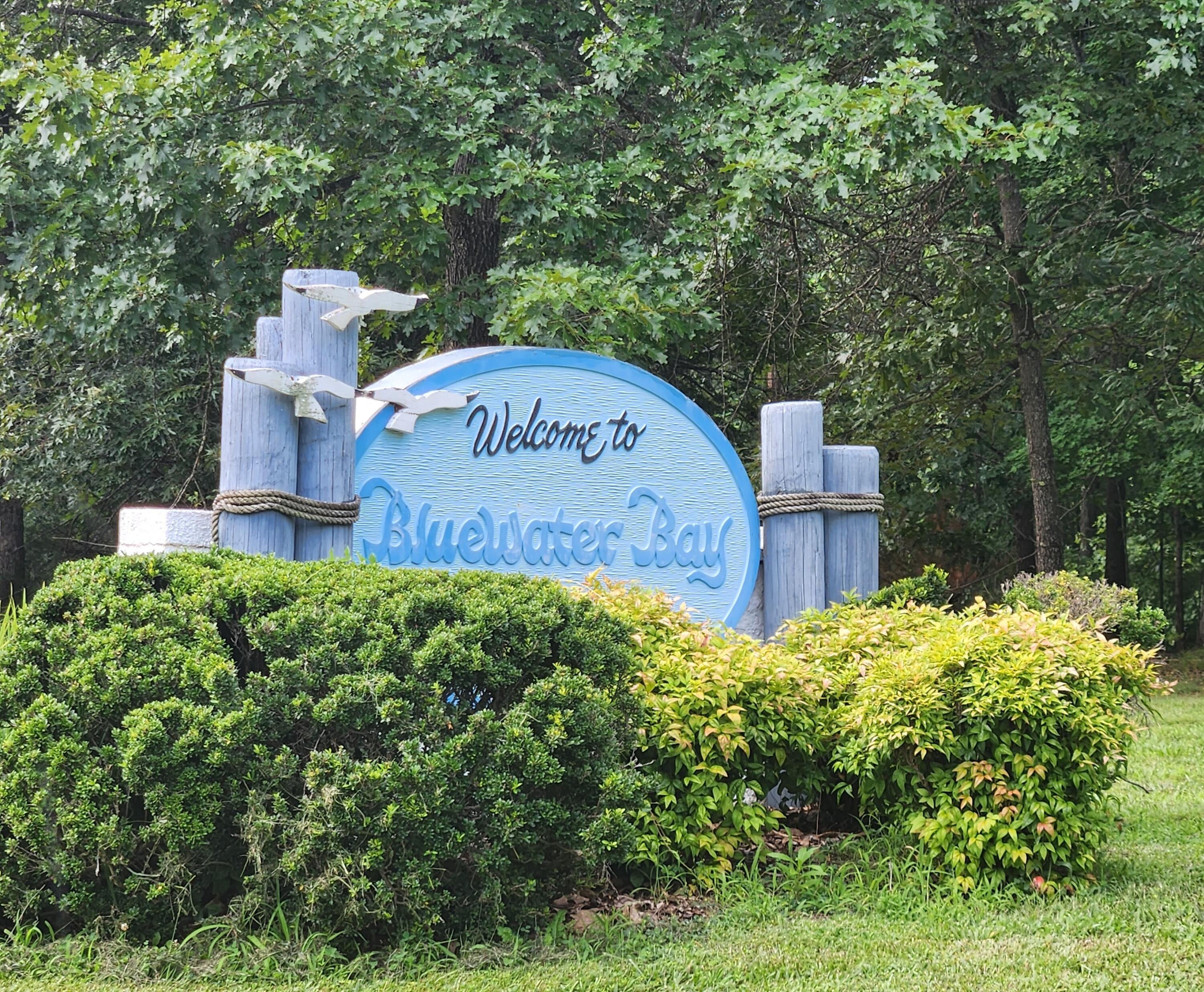 Image 4: sign