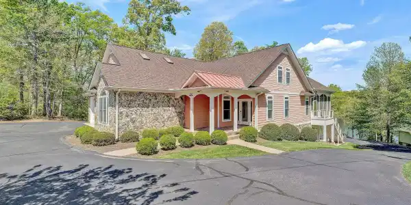 250 Deerwood DR