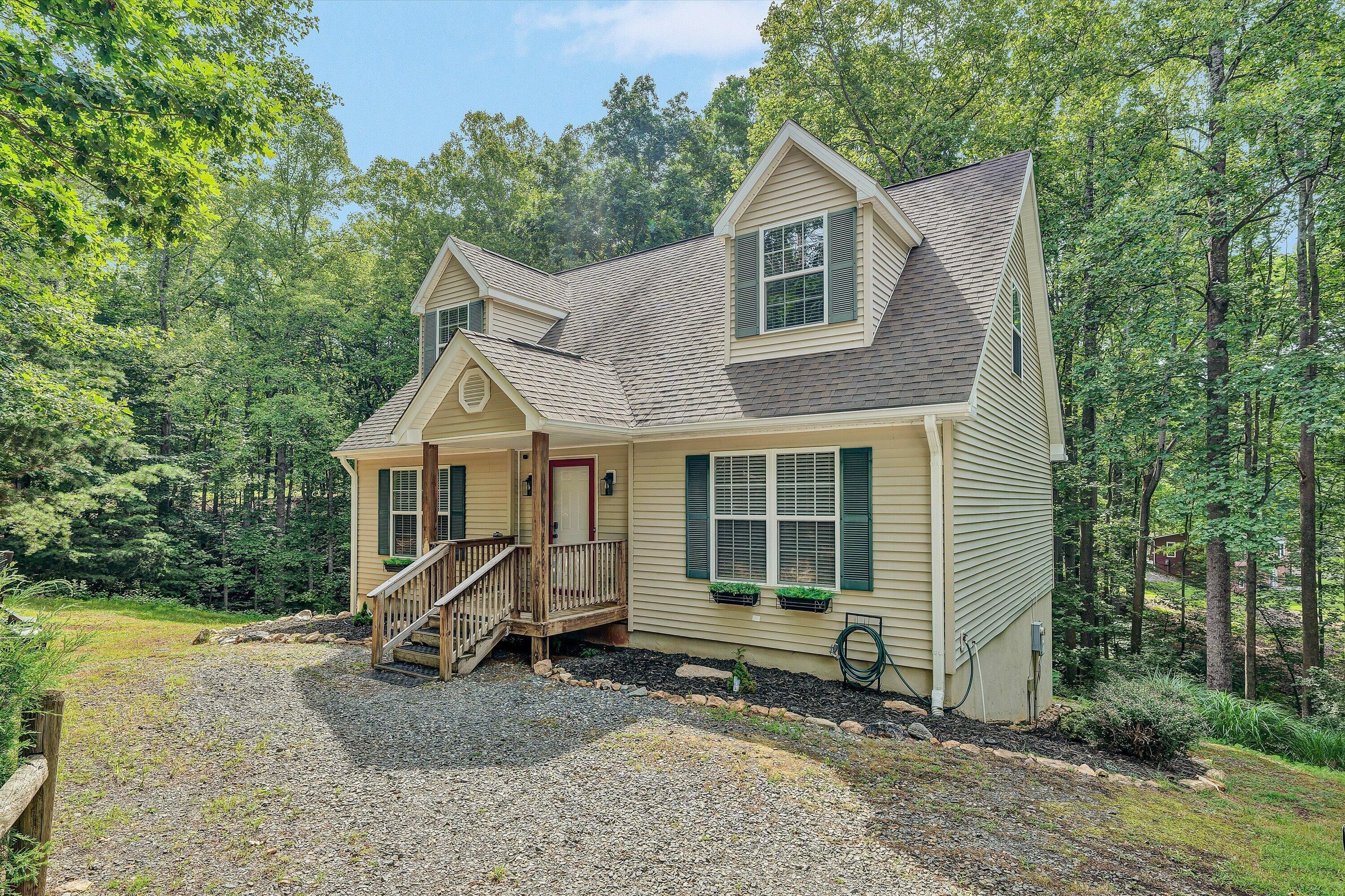 Image 1: 1113 Stripers Court (4)