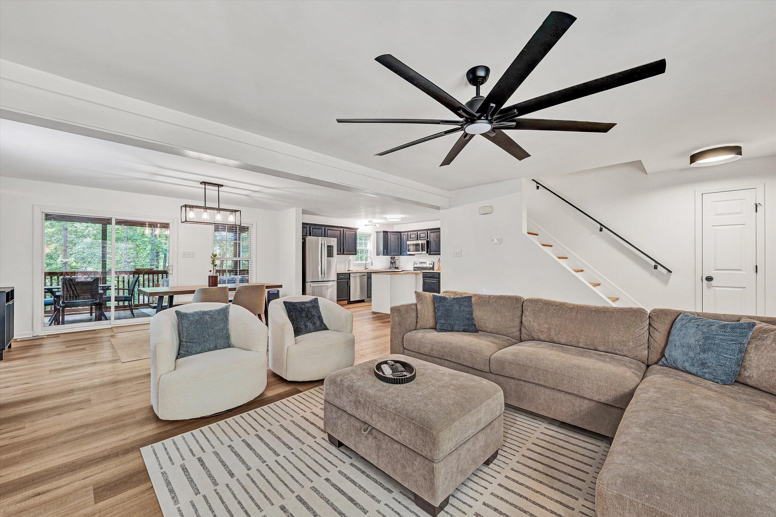 Image 2: 1113 Stripers Court (9)