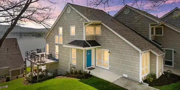 1206 Nature LN