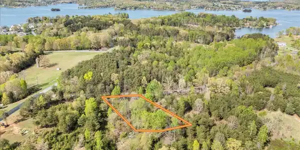 Image 2: 37-Lakestone Rd Lot-9