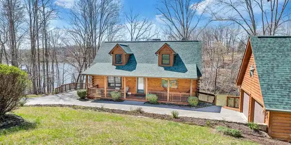 239 Blackwater Landing DR