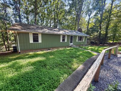 200 Retreat LN