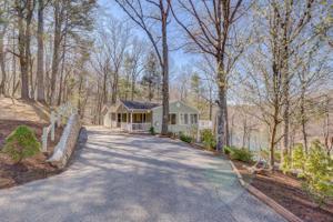 1217 Ellis RD