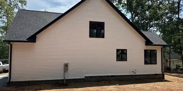 Image 3: side