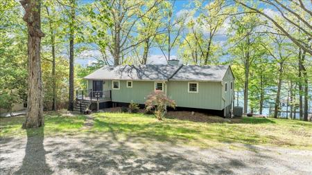1355 Rosewood LN