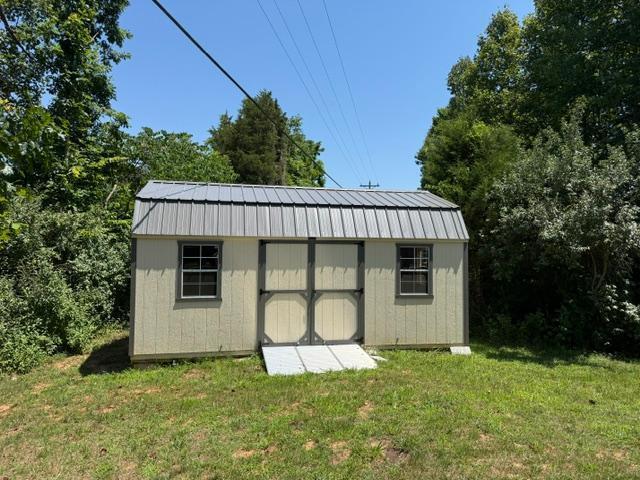 Image 3: New 20 FT Bldg w Electric