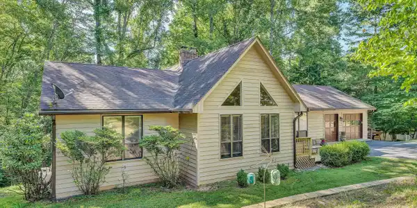 400 W Beaver Dam CT