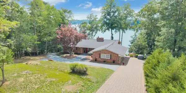 1080 Forest Way CIR