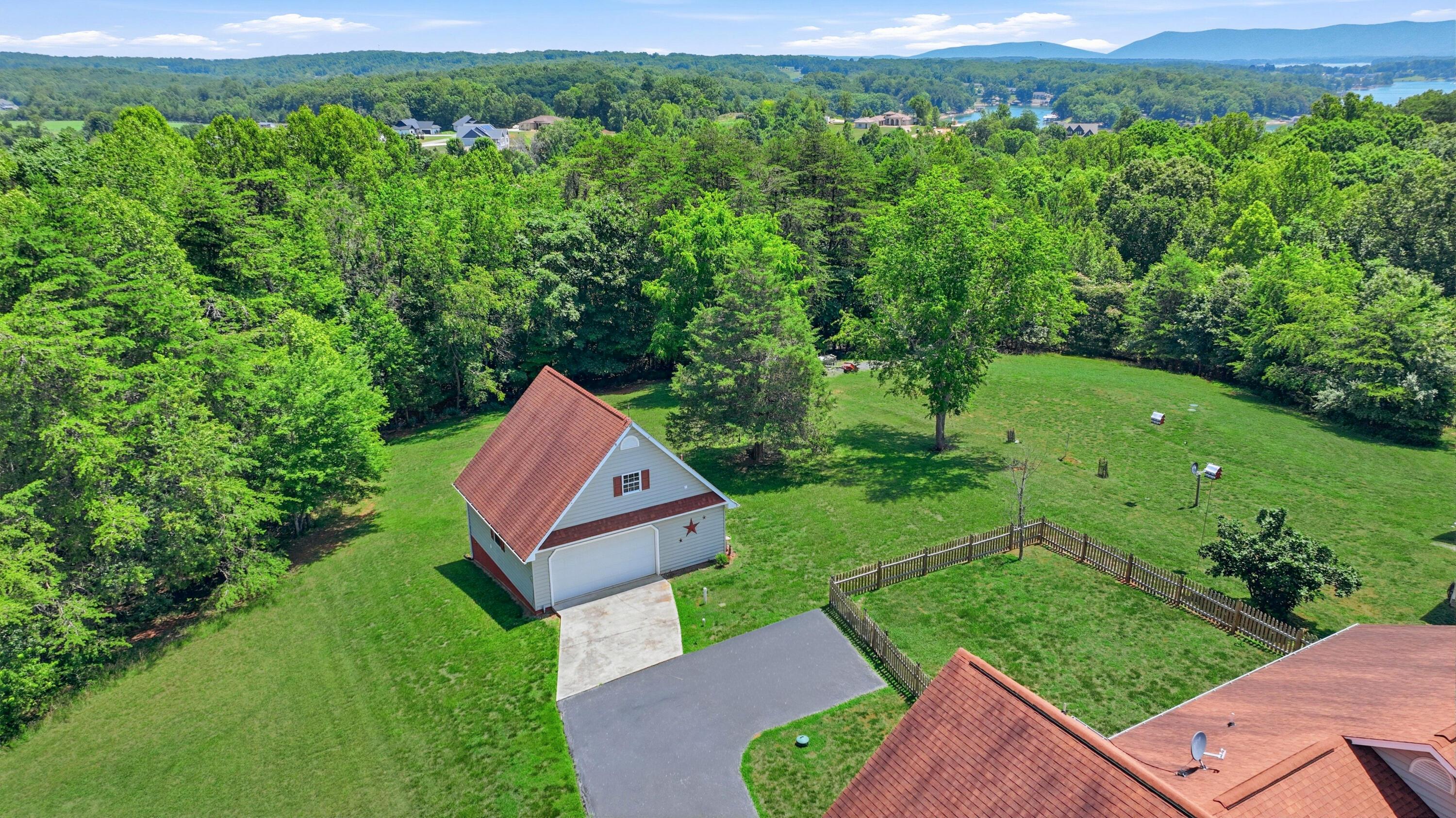 Image 3: Detached Garage