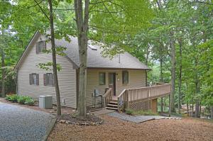 215 Deerwood DR