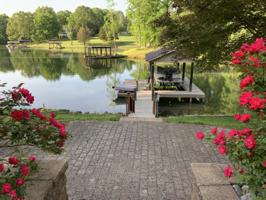 762 Lake Park DR