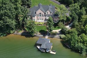 1941 Waterford DR