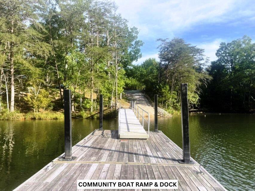 Image 4: 4-Community Boat Ramp & Dock-