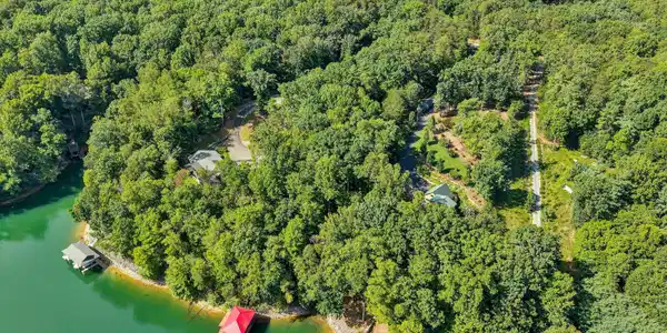 Image 2: 2.58 ACRES