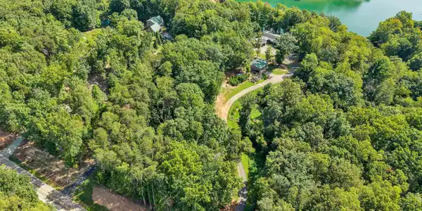 Image 4: 2.58 ACRES
