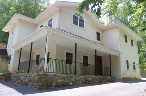 300 Hilltop DR