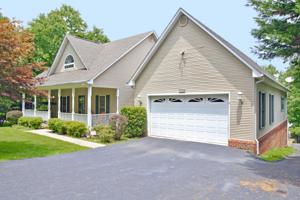 306 Spring DR