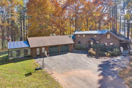 1180 Emmitt LN