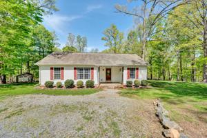 20 Hickory Woods LN
