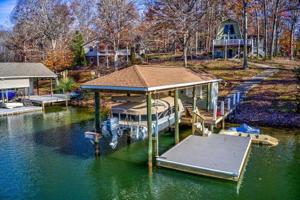 200 Sunny Cove DR