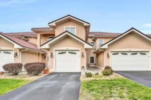 1060 La Casa CT