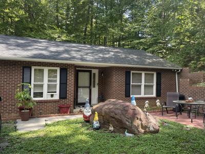 195 Sleepy Hollow DR