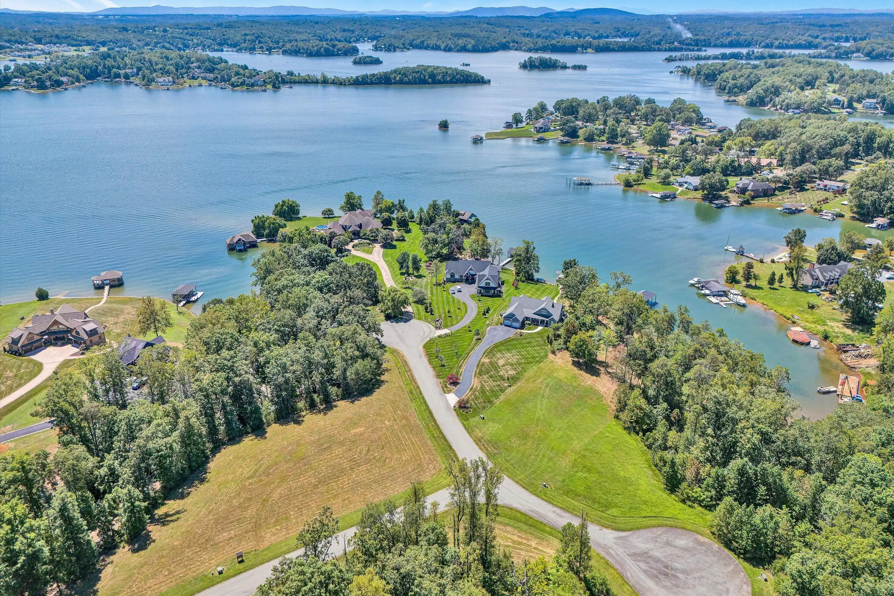 Image 1: Lot 38