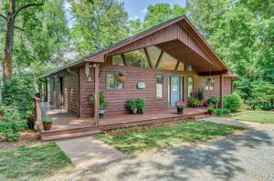 235 Hampton DR