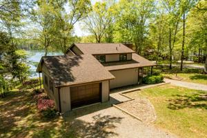 1168 Lakeside CIR