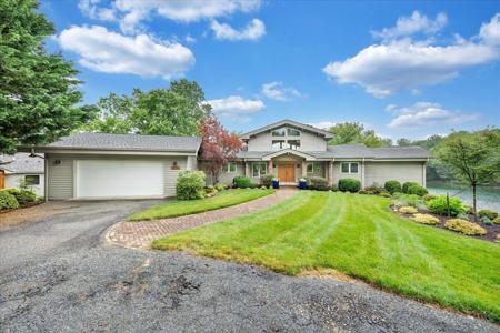 1409 Gowen LN