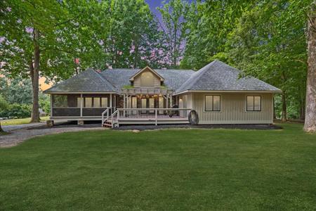 606 Surrey DR