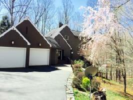 70 Lake Forest TER