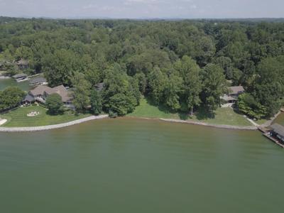 Lot 16 Halls LN