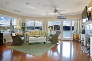 100 Bridgewater Pointe PL Unit #408