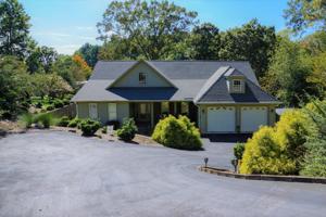 1693 Happy Acres DR