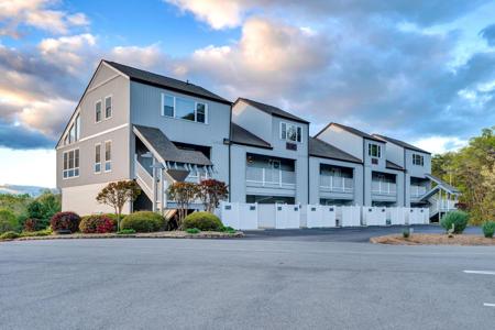 16109 Smith Mountain Lake PKWY