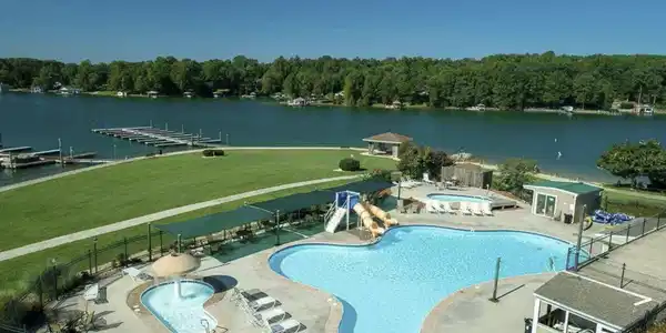 Image 4: View Pool