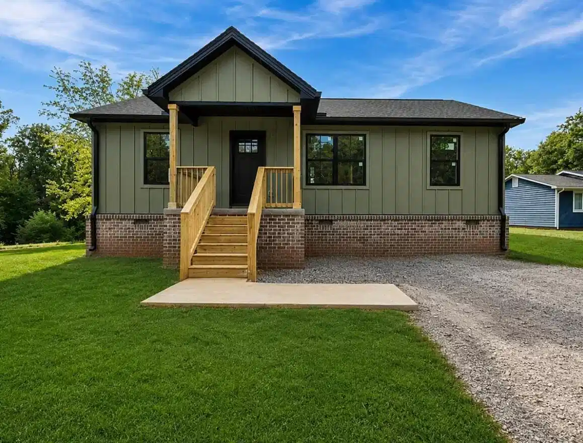 Image 1: 501 Lake Park Front Pic