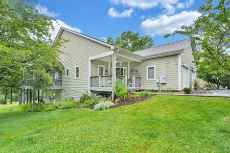 219 Retreat LN