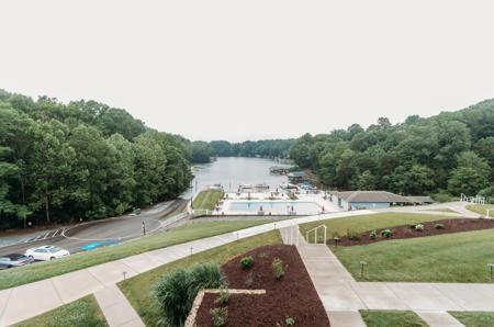 1085 Bluewater DR